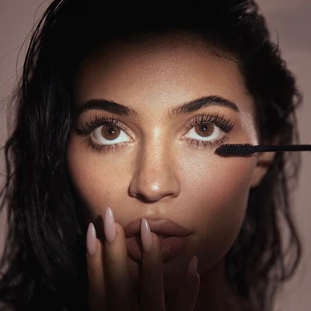 Kylie Cosmetics Kylash Volume Mascara Extra Black 0.41oz Clean Vegan Formula NEW - Picture 4 of 16